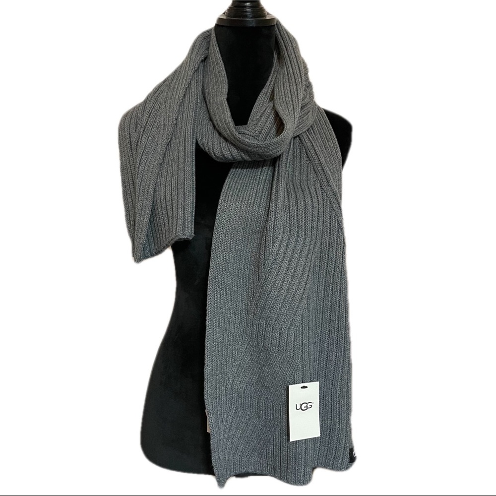 NWT UGG Ribbed Scarf